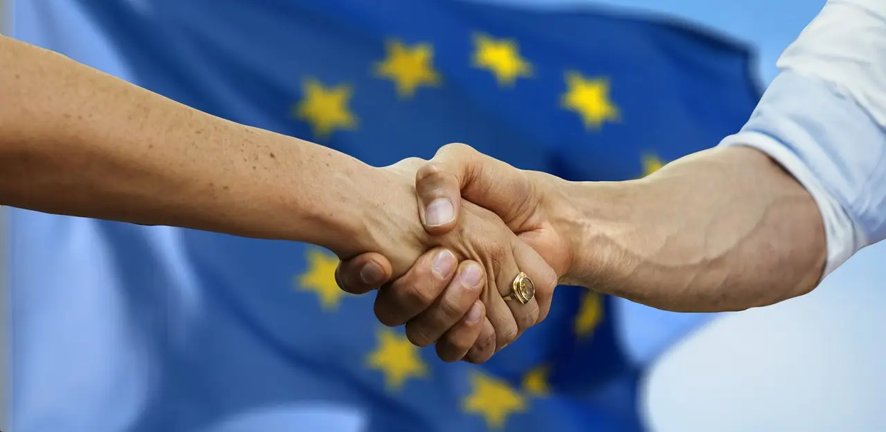 UK officials discussing free movement with EU ahead of summit, says Reynolds