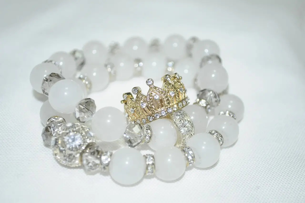 Bay Area entrepreneur launches jewelry business to promote inclusion, build confidence - Bay News 9